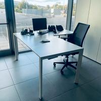 scrivania ufficio professionale