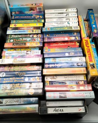 Videocassette VHS cartoni e film - STOCK