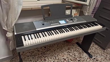 Tastiera pianoforte Yamaha DGX-520