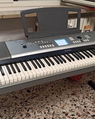 Tastiera pianoforte Yamaha DGX-520