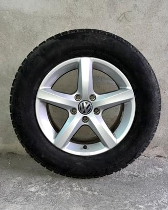 4 Cerchi 16” originali VW + gomme invernali Pirell