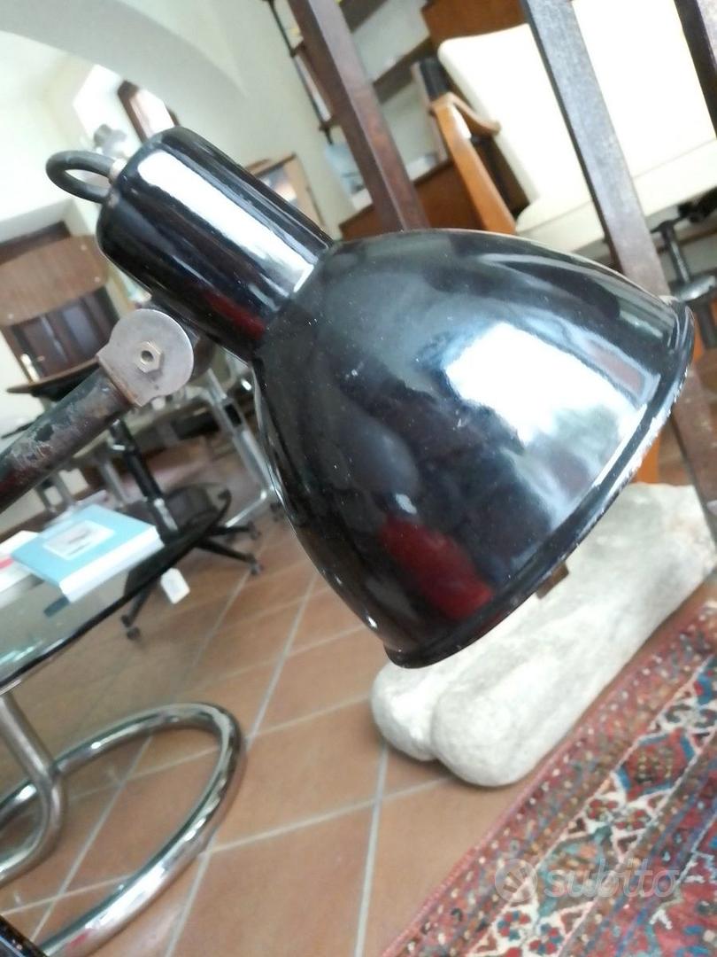 LAVORO DEGLI ANNI '50 Lampada da officina su tubo fless…