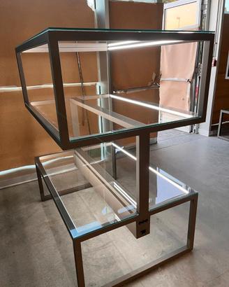 Espositore design ferro e vetro con LED