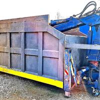 cassa scarrabile con gru e ragno