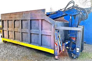 cassa scarrabile con gru e ragno