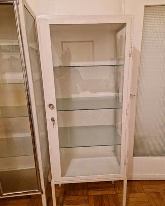 Armadietti medicinali vintage