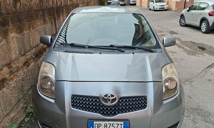 Toyota Yaris 1.0 gpl 