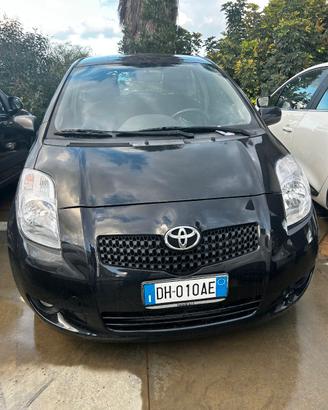 TOYOTA Yaris 1.4 D-4D 3 porte Sol