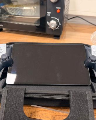 PlayStation Portal + Astuccio