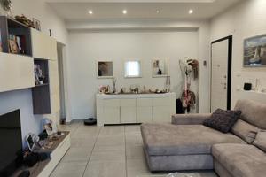 V 3 ristrutturato con terrazzo, giardino e garage