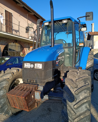 New Holland TS 100