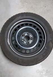 Pneumatici invernli completi di cerchione