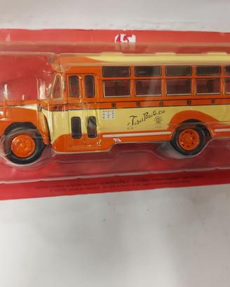 Modellino autobus in scala 1/43 di Isuzu BXD 30