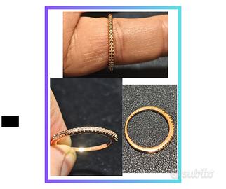 Anello eternity stile minimalist con zirconia bril