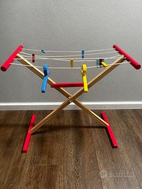 Stendino gioco con mollette e grucce