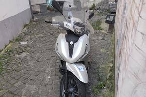 Beverly 300s