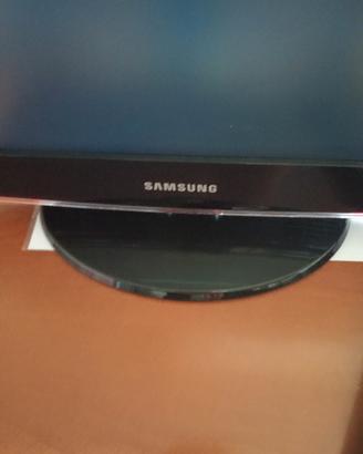 TV Samsung 19" LCD (Mod. LE19B450) + Telecomando 