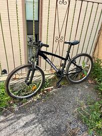 MOUNTAIN BIKE COME NUOVA