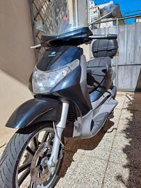 Scooter Beverly 250