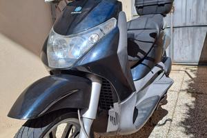 Scooter Beverly 250