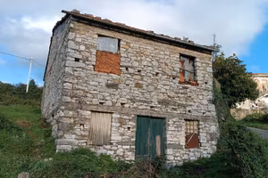 fabbricato con terreno 