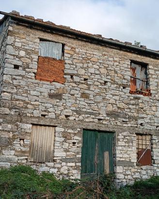 fabbricato con terreno 