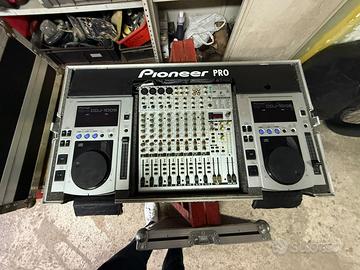 Pioneer CDJ-100 + Mixer Behringer + Flight Case or