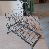 portagiornale in ferro battuto