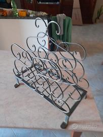 portagiornale in ferro battuto