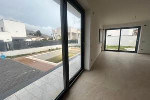 Villa unifamiliare con piscina