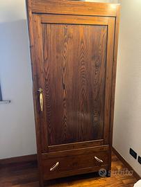 Armadio / armadietto in legno antico