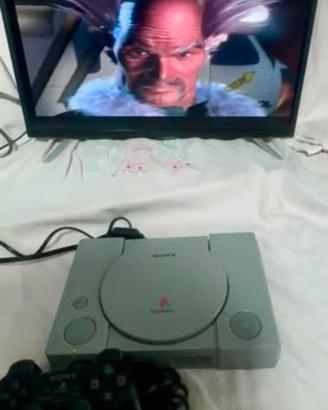 PS1 completa di cavi e controller. PERFETTA