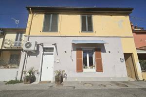 Casa indipendente di 152 m² con 3 locali a Prato