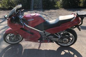 Honda VFR 750 F RC36