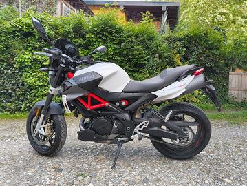 Aprilia shiver 900