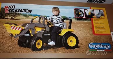 Trattore giocattolo a pedali