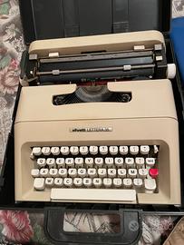 Macchina da scrivere Olivetti  Lettera  35