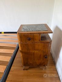 Comodino antiquariato