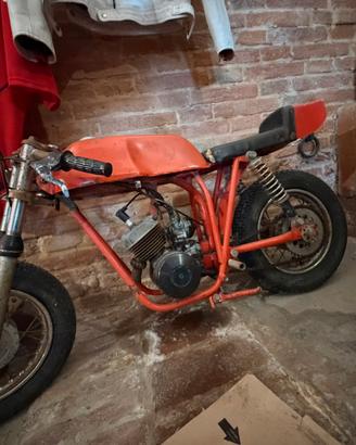 Mini MV Augusta ispirata 500 GP Phil Read
