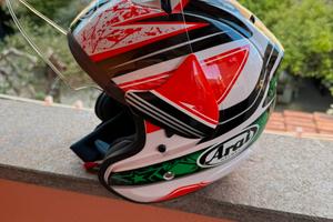 Casco replica Arai. Non originale