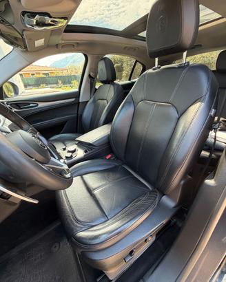 Sedili in pelle elettrici e riscaldati Stelvio
