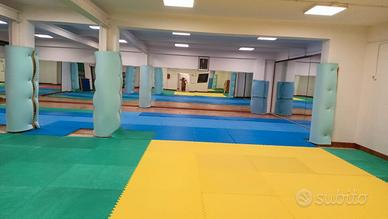 LOCALE per attività sportive zona Piccarello