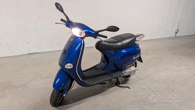 Vespa ET4 150 Leader