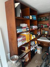 Coppia di mobili libreria e scrivania