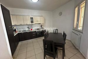 Quadrilocale con doppi servizi, terrazzo e box aut