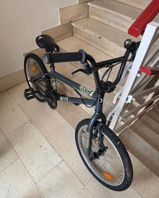 BMX Btwin Wipe 300