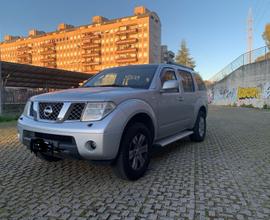 NISSAN Pathfinder - 2005