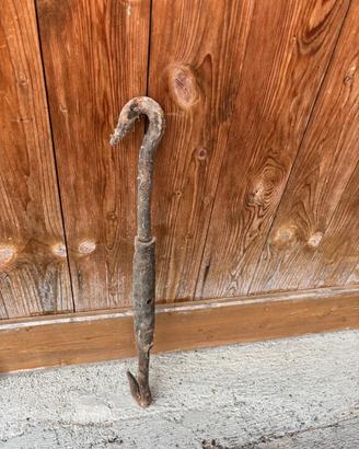 Tenditore antico in ferro