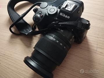 Fotocamera Mirrorless Nikon z5 con ottica 24-70.