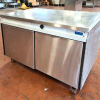 tavolo inox armadiato a isola usato